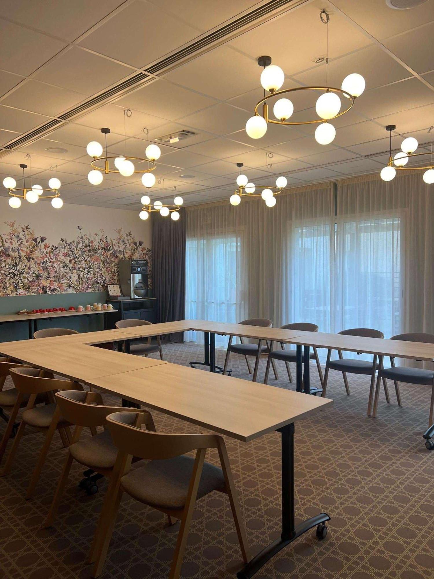 Hôtel ibis Pontivy Buitenkant foto